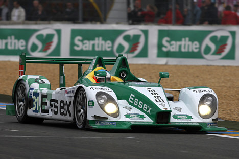 Emmanuel Collard sidder i Team Essex' Porsche når løbet starter.